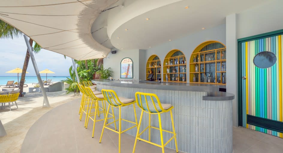 Dune Open-Air Lounge Bar & Beach Club at Niyama Private Islands Maldives