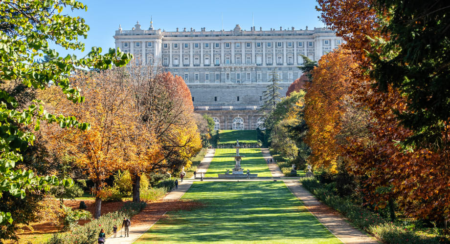 Dining in the Park: Campo del Moro Gardens  