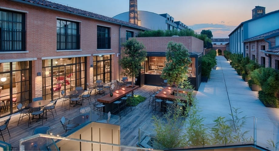 NH Collection Venezia Murano Villa's courtyard