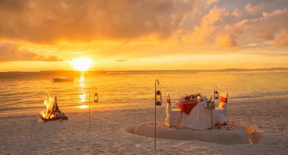 Adrift, private dining at NH Collection Maldives Reethi Resort