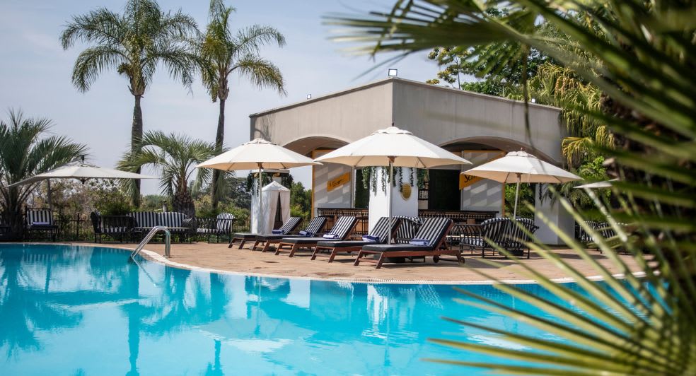 Pool bar
