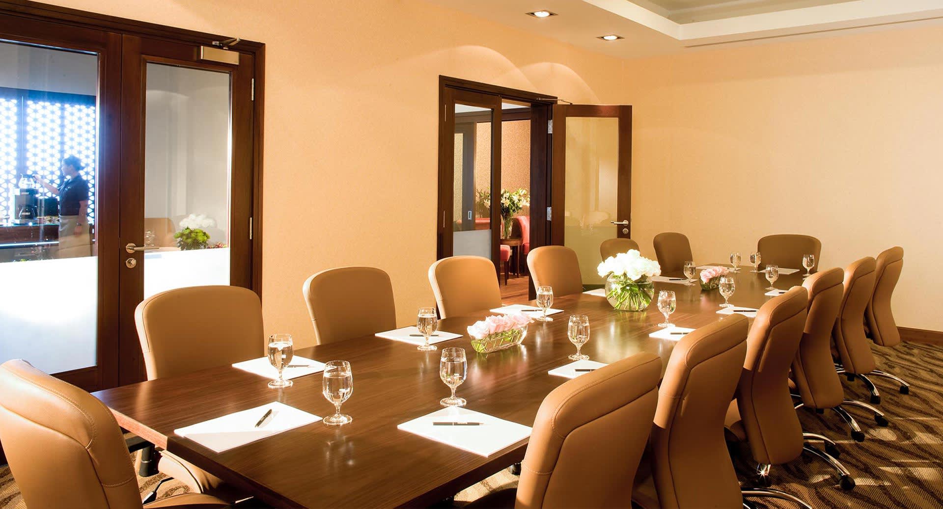 Hotel in Dubai l NH Collection Dubai La Suite Hotel and Apartments