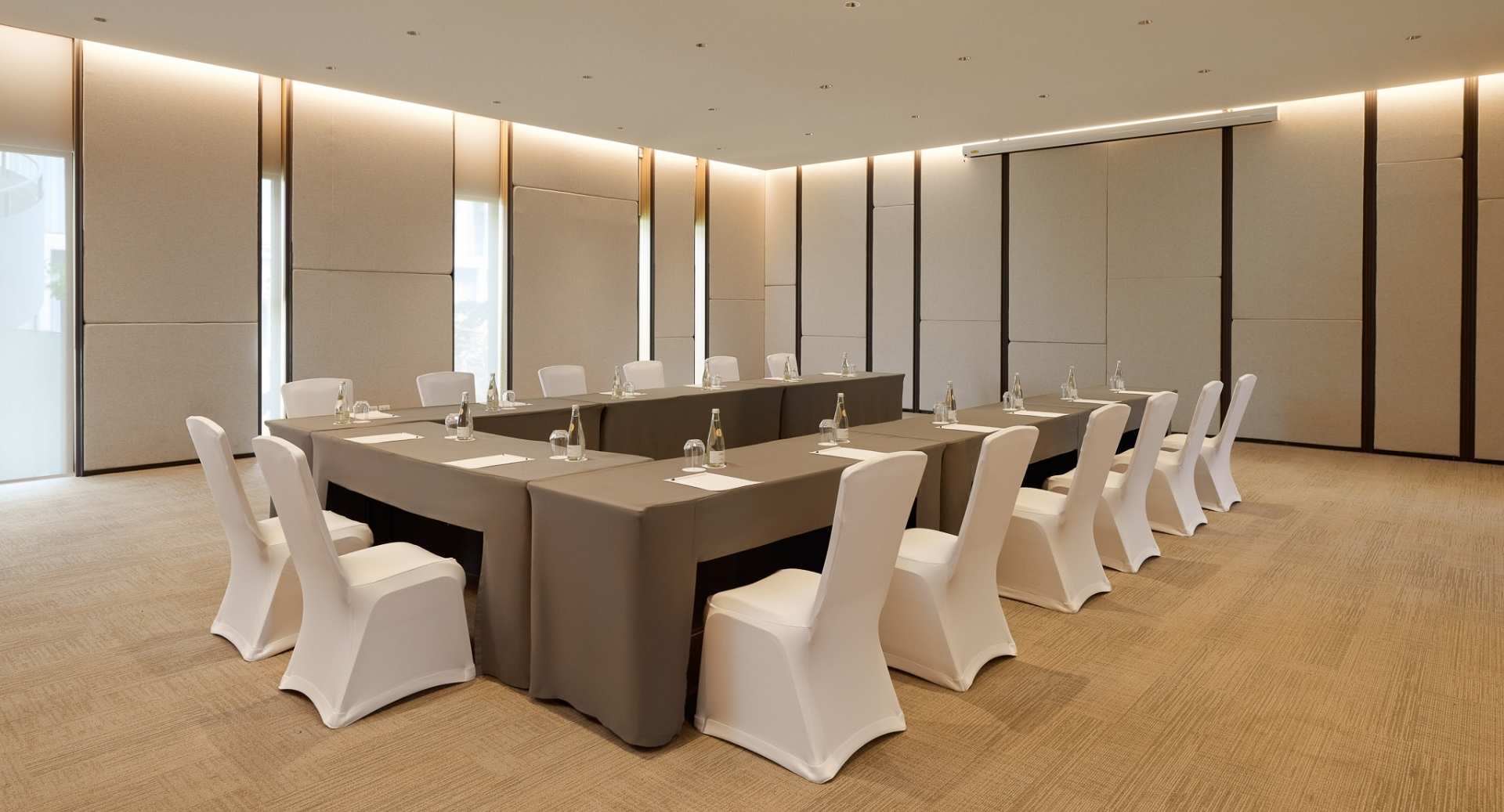 DOK JOK MEETING ROOM