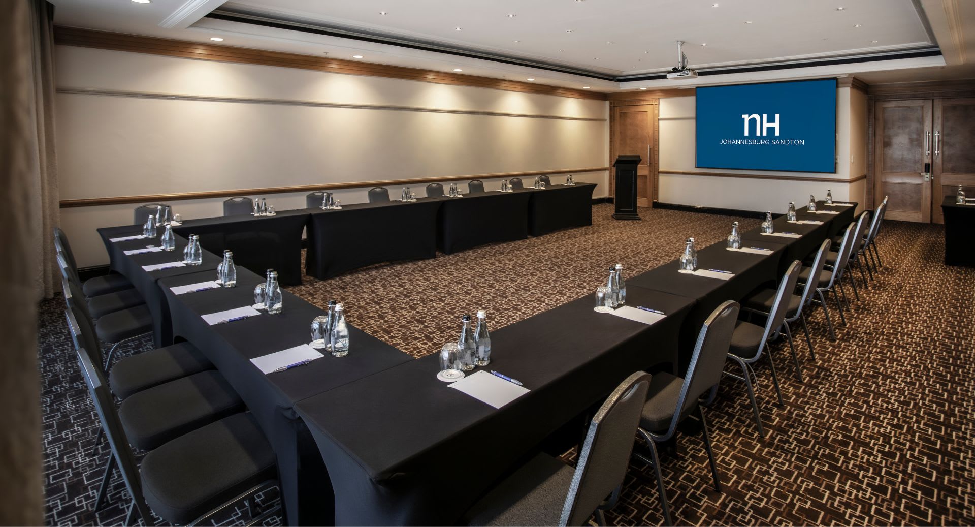 Tau meeting room U Shape