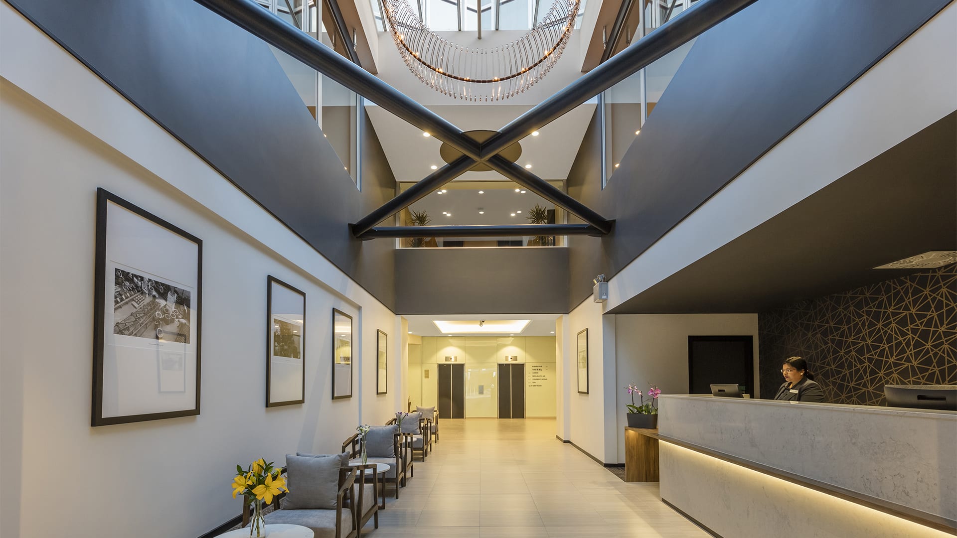 Oaks Wellington Hotel Lobby Entrance