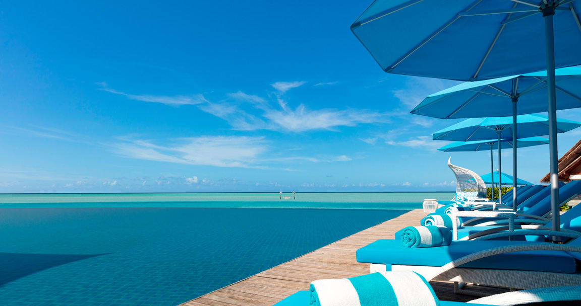 Anantara Dhigu Family Resort Aqua Bar