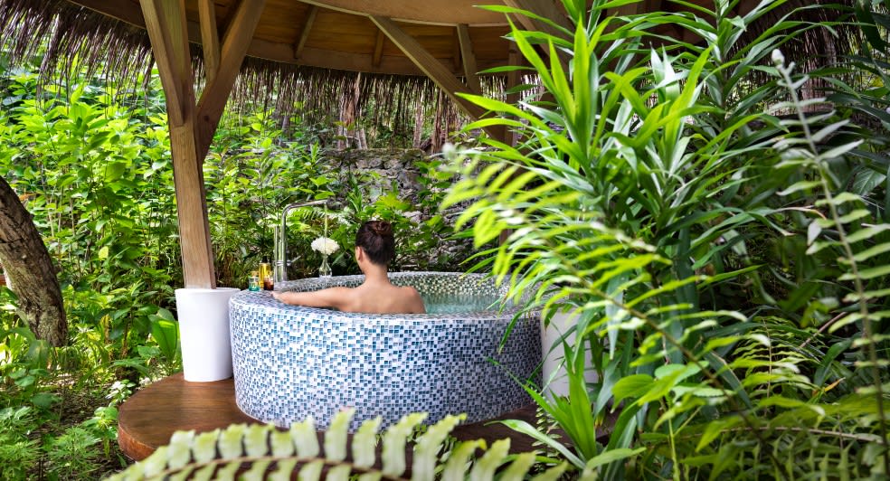 Spa Drift Garden Jacuzzi at Niyama Private Islands Maldives