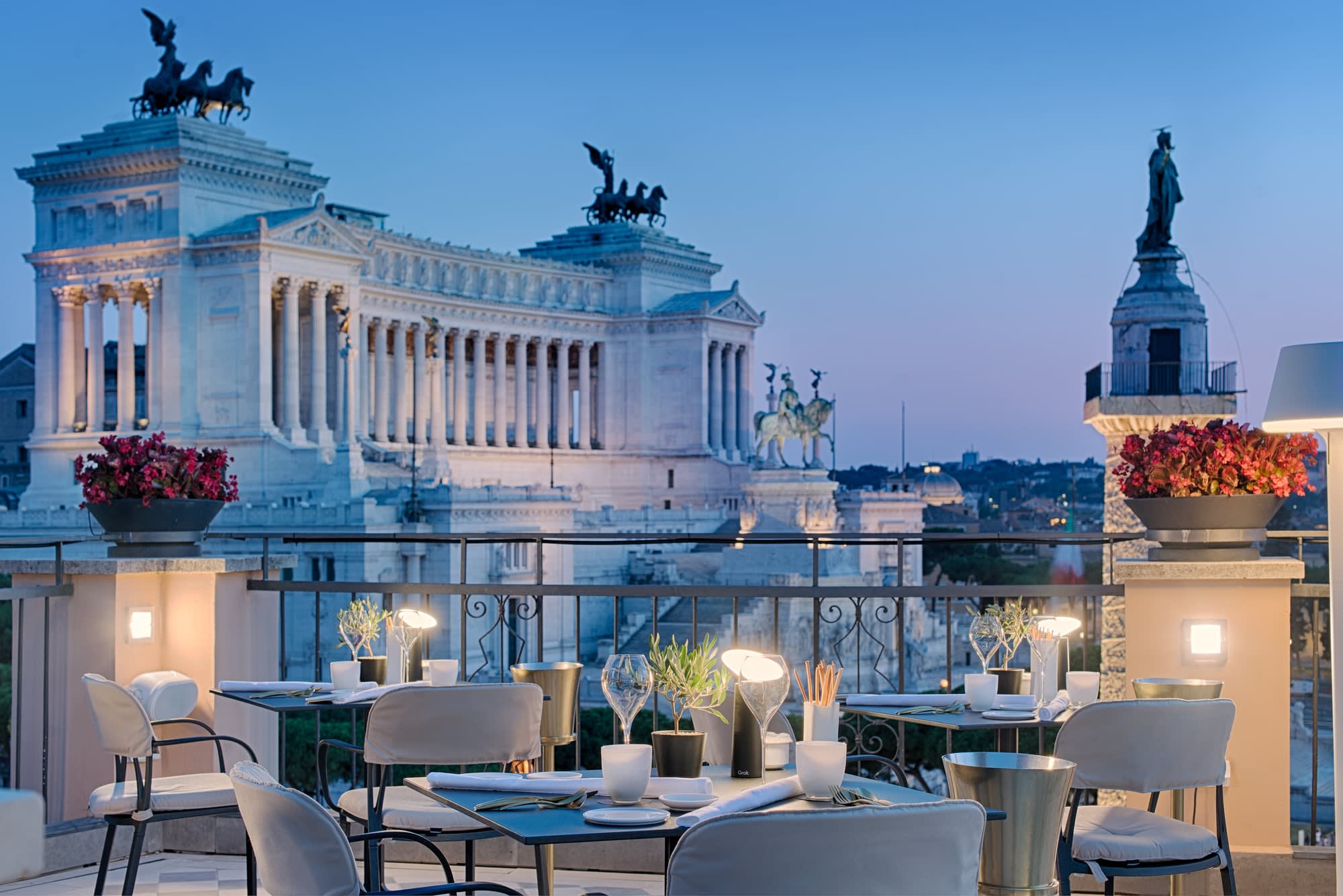 Is Hotel Barrett Pensione near the Pantheon a good place to stay?, image size:2000x1335
