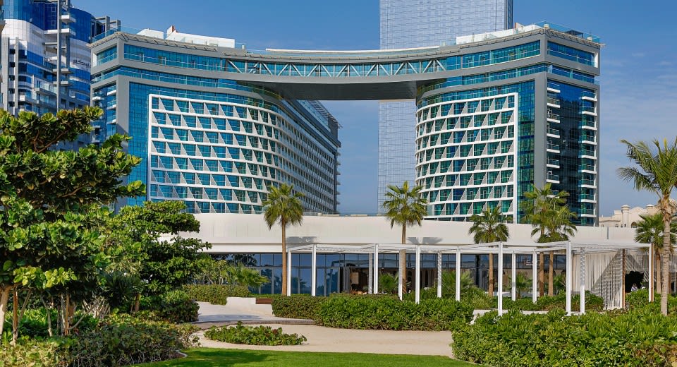 Dubai Hotel| Front view of the exterior NH Collection Dubai The Palm