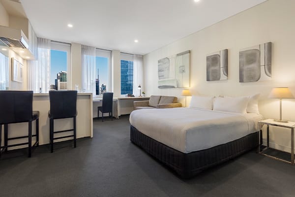 Oaks Melbourne on Collins Hotel Studio Executive High Living